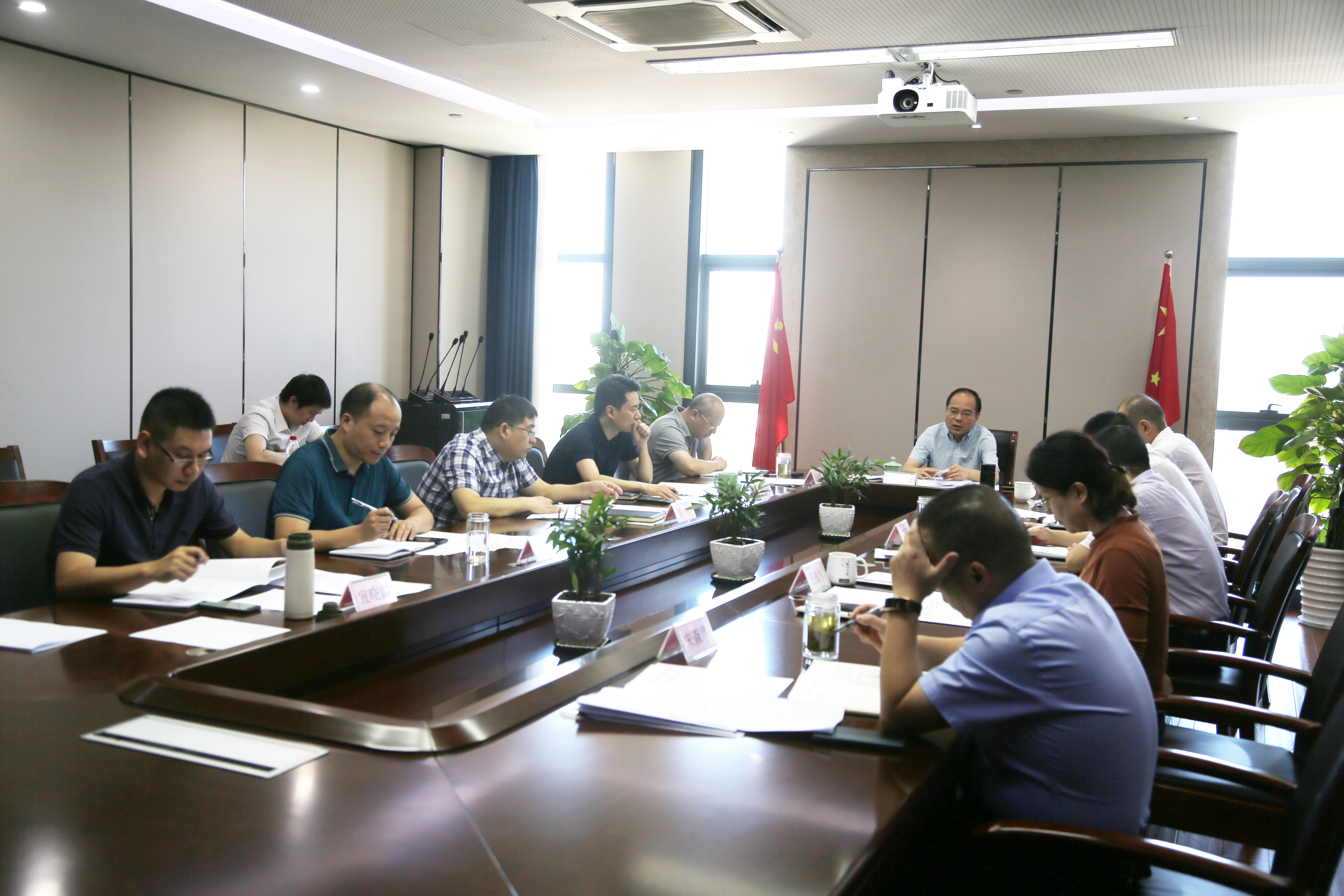 市城投集团党委理论学习中心组举行《习近平谈治国理政》第四卷专题学习会