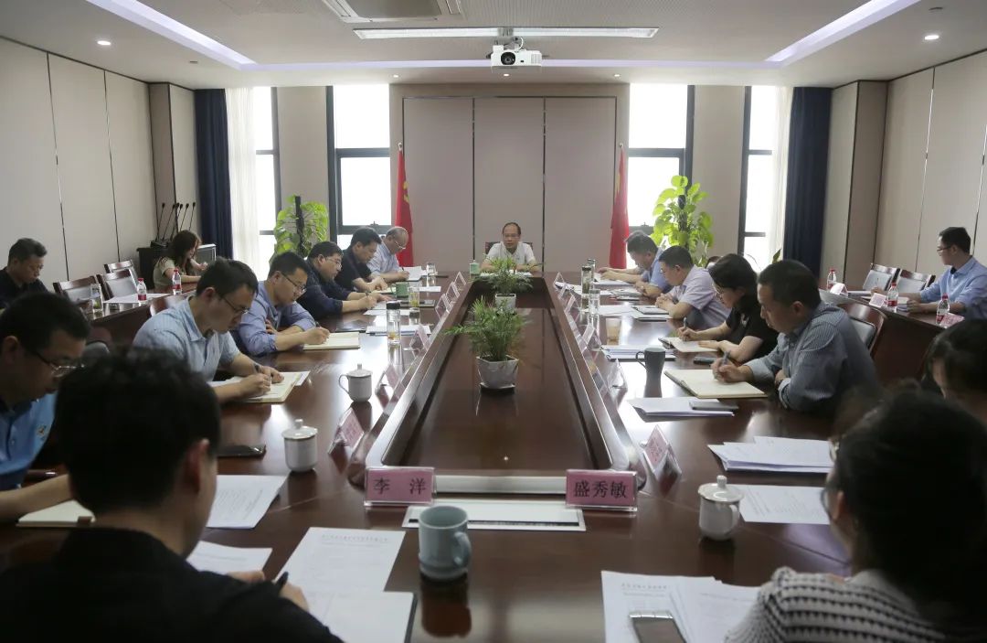 市城投集团党委理论学习中心组举行习近平总书记关于“千万工程”和“浦江经验”重要讲话精神、习近平总书记关于科技创新的重要论述、习近平总书记关于数字经济的重要论述专题学习会